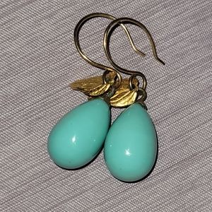 Vintage Earrings- Turquoise colored teardrops with a 925 gold toned leaf
